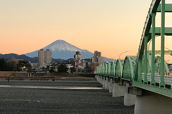安倍川橋と富士山