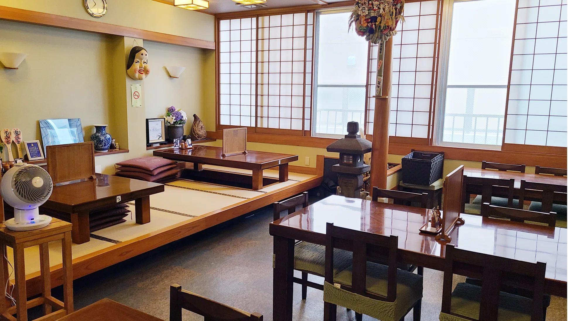 うな重の店内